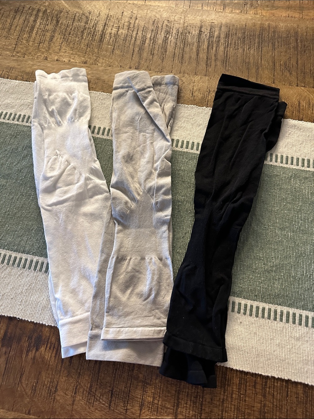 3 Pack Women's Arm Wraps - Black & Light Gray